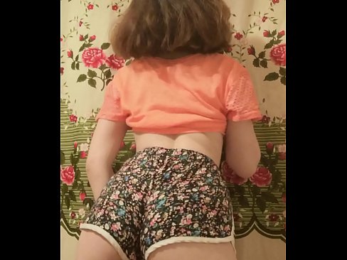 ❤️ Nena jove sexy despullant-se els pantalons curts davant la càmera ❤ Súper sexe al porno ca.sfera-uslug39.ru ❤